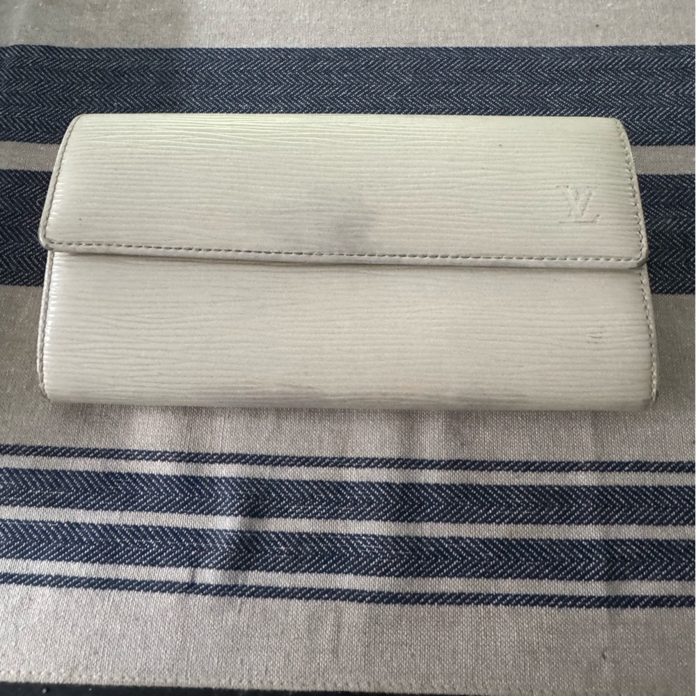Louis Vuitton White Epi Leather Wallet
